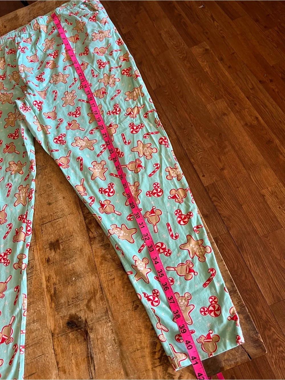 Disney Parks Women's 1X Pajama Pants Mickey Mouse Gingerbread Holiday Treats EUC - Picture 4 of 11